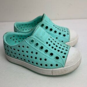 Teal Toddler Native shoes size 4